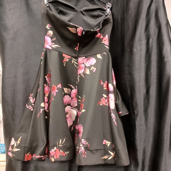 B Darlin Elegant Black Skirt with Pink Floral Design - Picture 1 of 12